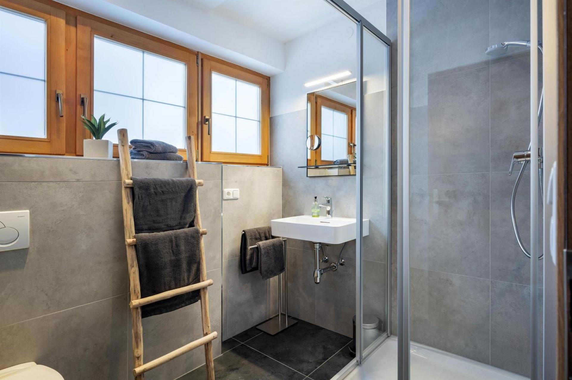Apartment mit 2 Schlafzimmern und Dusche  - 4